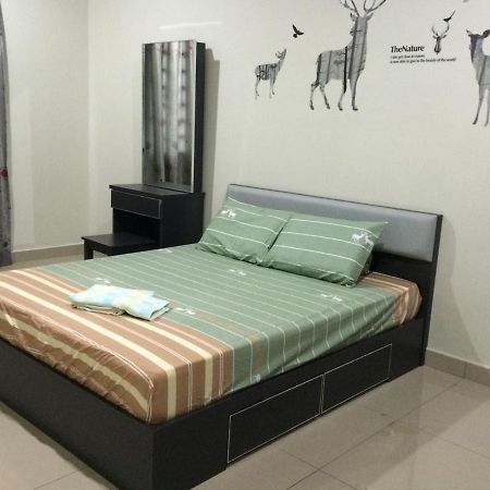 Sri Manjung Ma Maison Homestay Lumut Exteriör bild