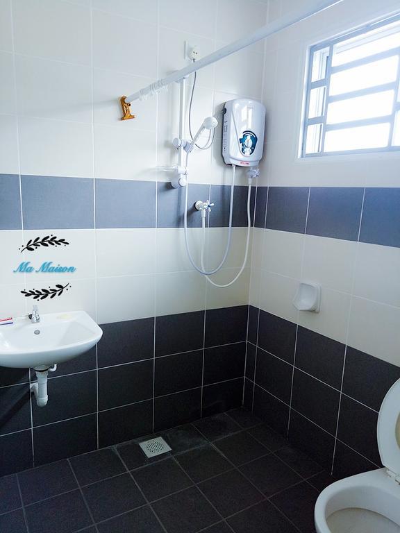 Sri Manjung Ma Maison Homestay Lumut Exteriör bild