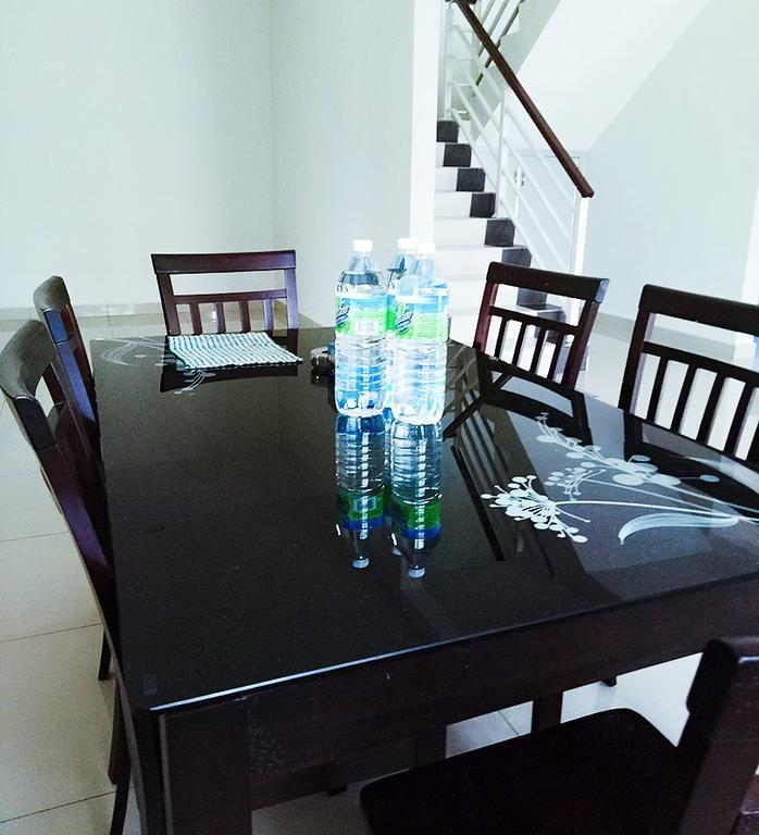 Sri Manjung Ma Maison Homestay Lumut Exteriör bild