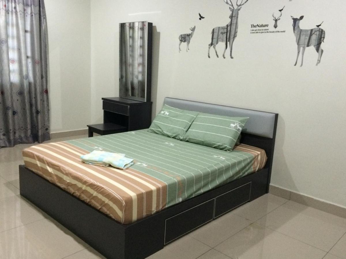 Sri Manjung Ma Maison Homestay Lumut Exteriör bild